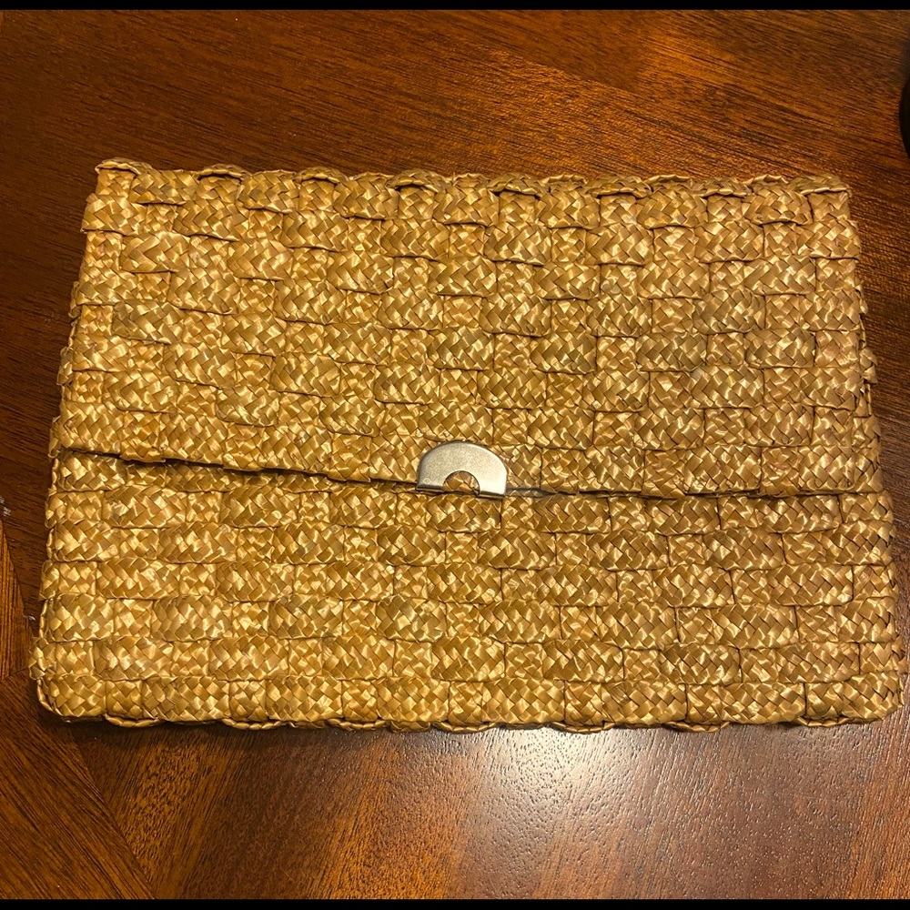 Tan Straw clutch/shoulder bag with chain strap